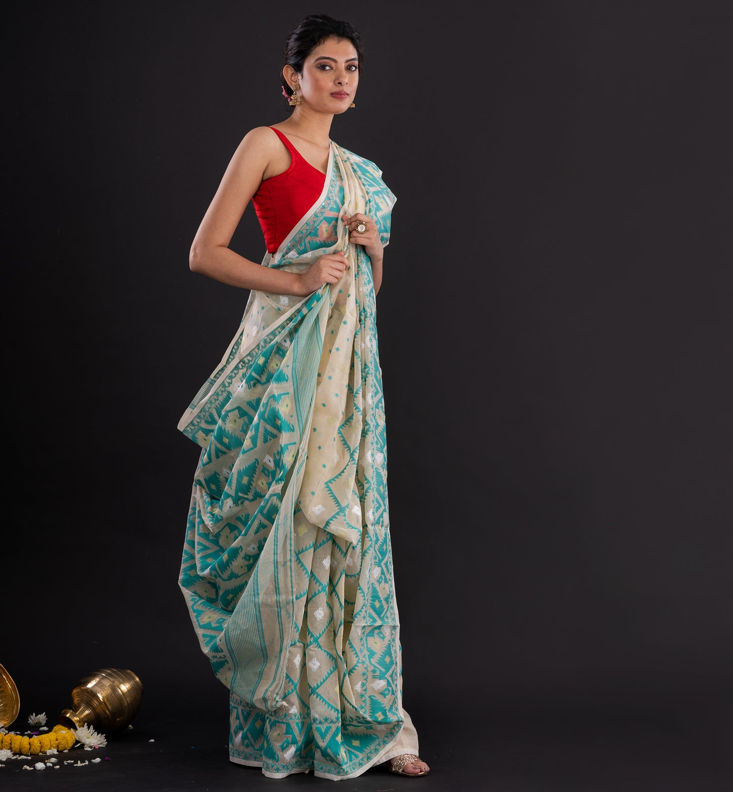 Elegant Handwoven Cotton Jamdani Saree – Ivory with Aqua Motifs