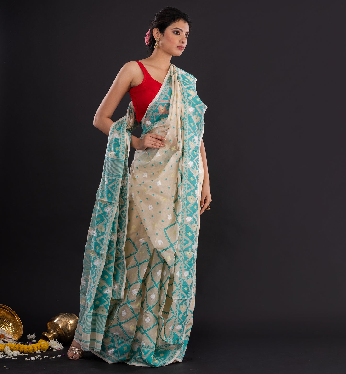 Elegant Handwoven Cotton Jamdani Saree – Ivory with Aqua Motifs