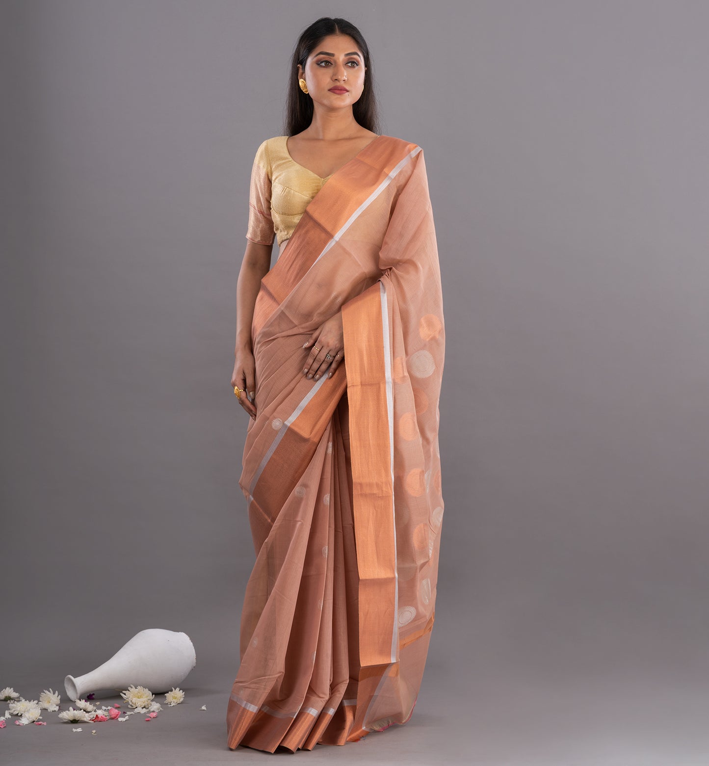 Exquisite Peach Cotton Silk Handloom Saree