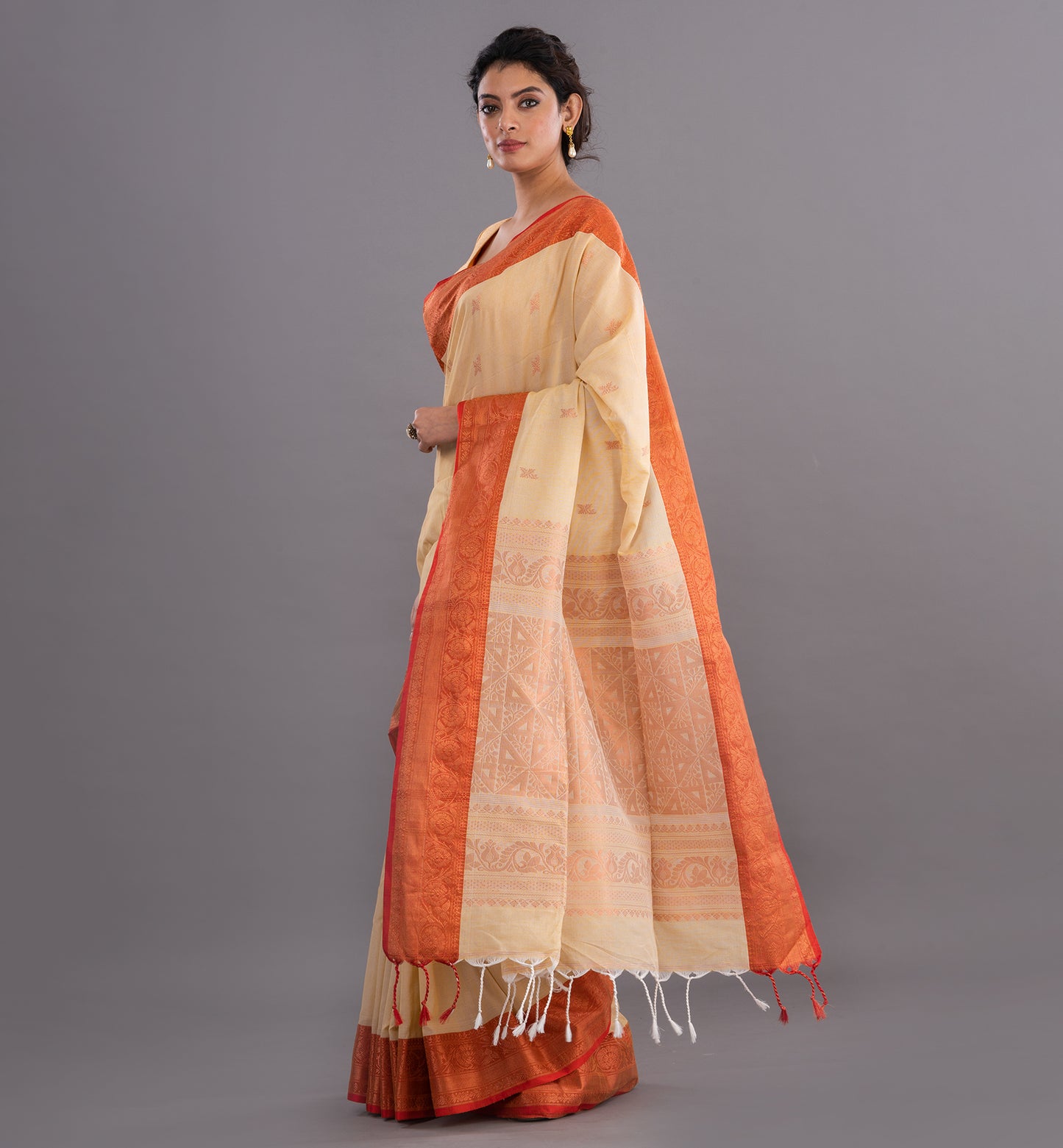 Regal Cream Handloom Cotton & Silk Saree
